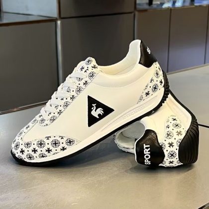 Սպորտային կոշիկներ